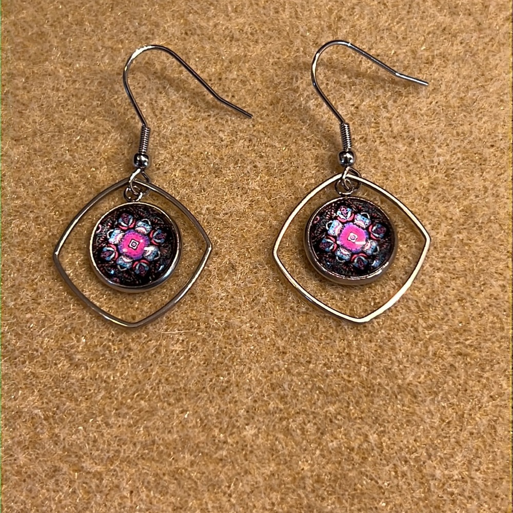 22077 Pink Flower Earrings - Picture 1 of 5